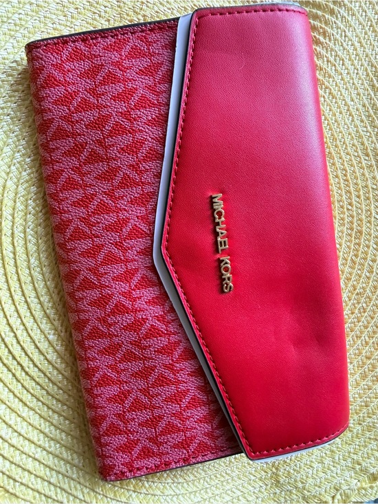 Michael Kors Handbags - Michael Kors Red Signature Continental red envelope crossbody wallet bag